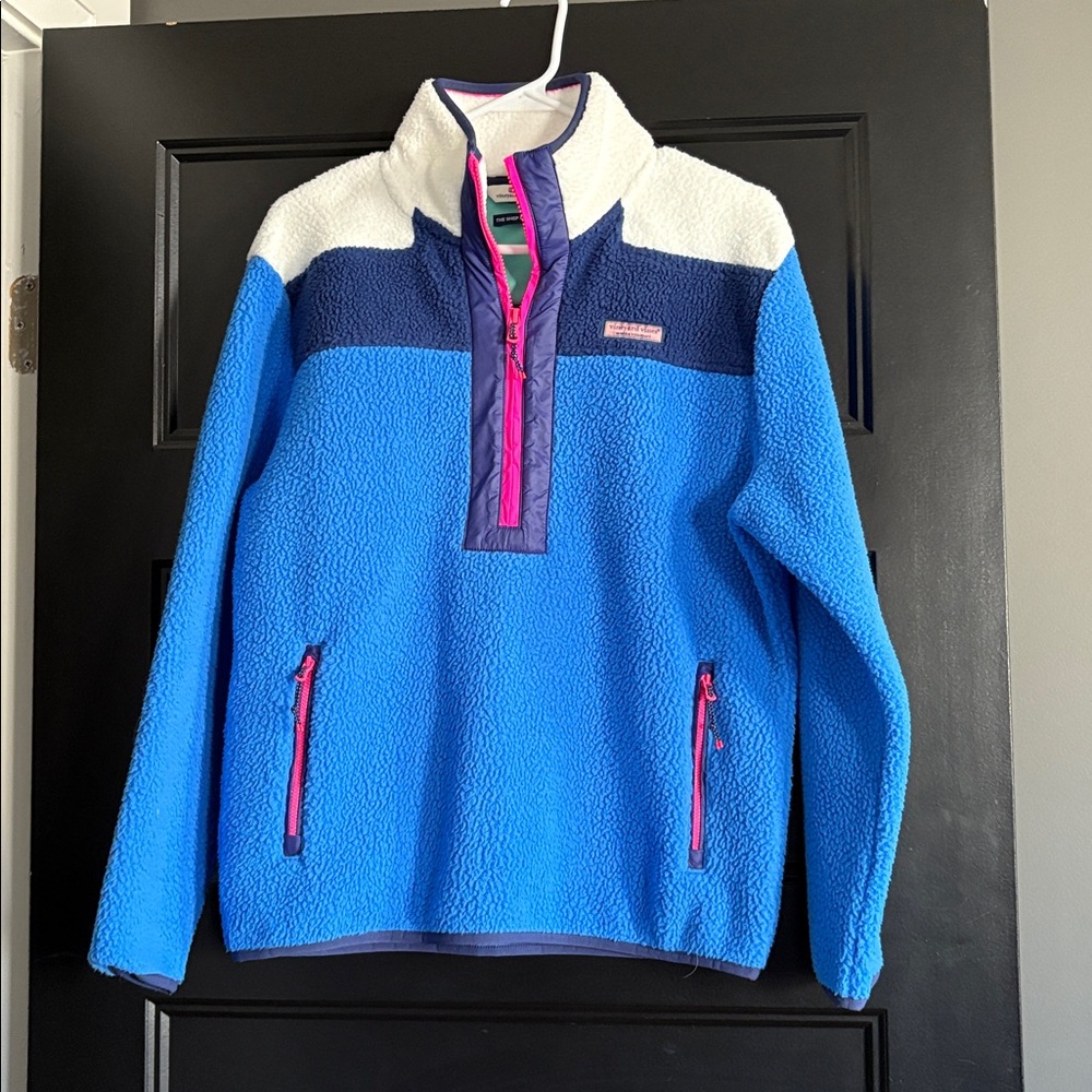 NWOT! Never worn! Vineyard Vines Blue and White Fleece with Pink Trim
